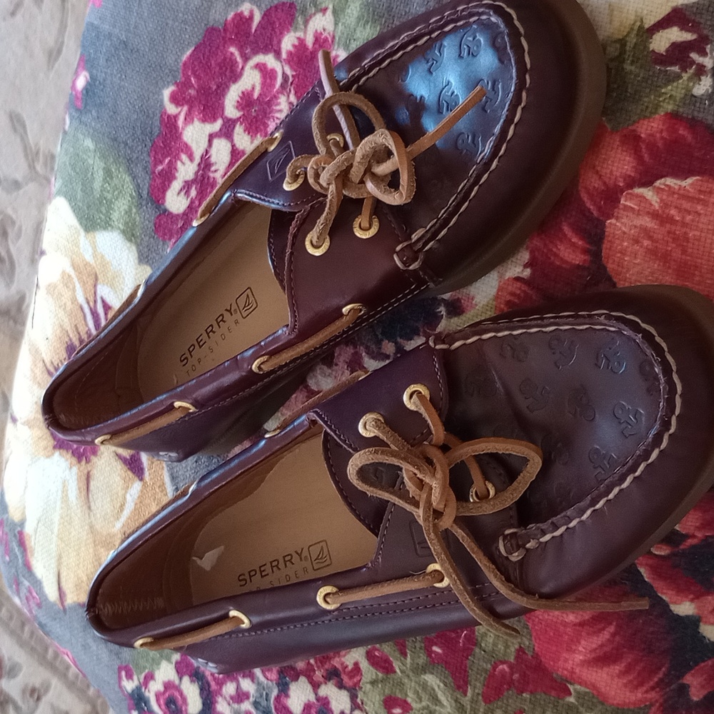 Sperry Top Strider Brand New Never Worn Women's all leather loafers